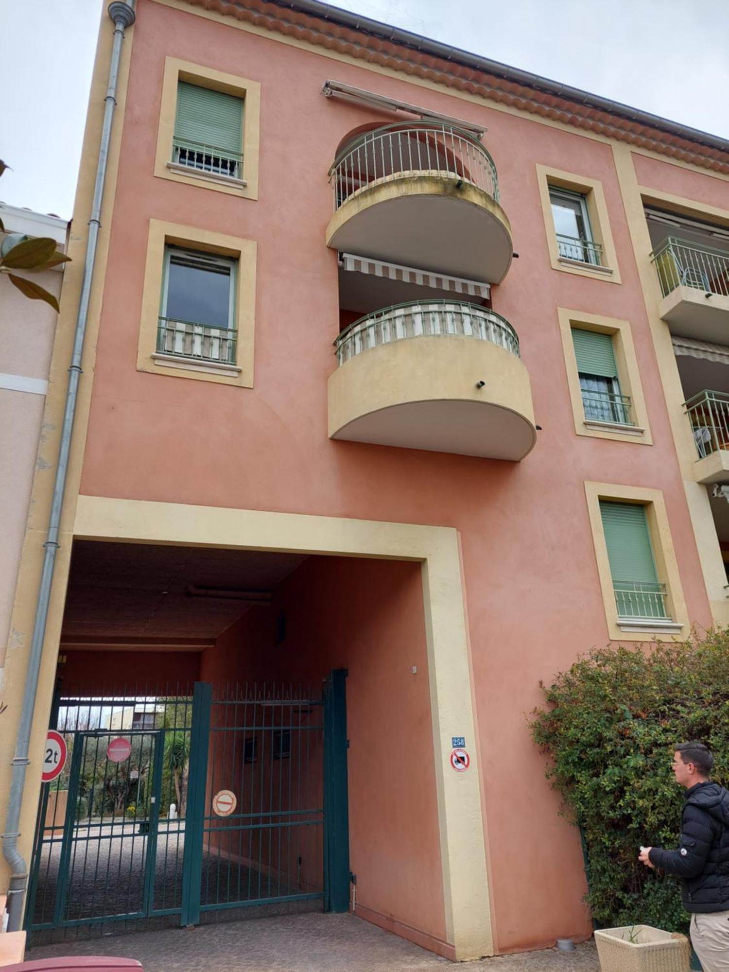 Appartement T2 Neuf Et Calme Au Coeur De Sanary Avec Terrasse Et Box Extérieur photo